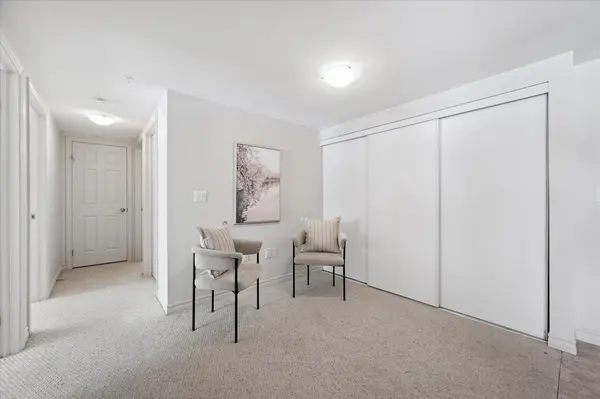 45 Kingsbury SQ #406, Guelph, ON N1L 0L2