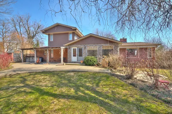 1121 Pettit RD, Fort Erie, ON L2A 5A2