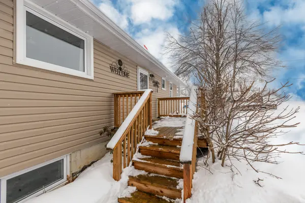 104 Cameron DR, Kawartha Lakes, ON K0M 1G0