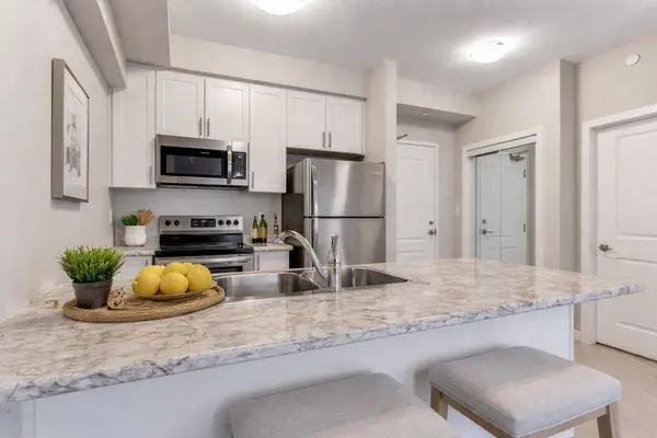 101 Shoreview PL #124, Hamilton, ON L8E 0K2