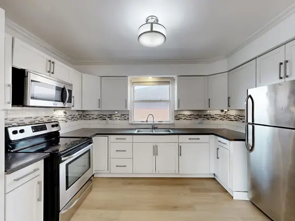 359 East 42nd ST #Main, Hamilton, ON L8T 3A6