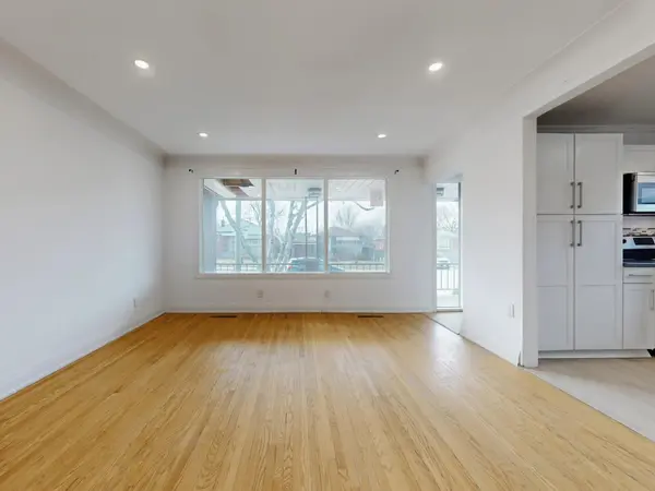 359 East 42nd ST #Main, Hamilton, ON L8T 3A6