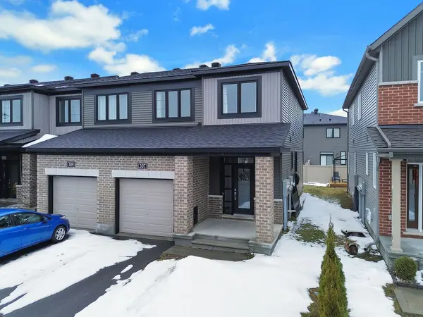 307 Drumlish LN, Barrhaven, ON K2J 6Y2