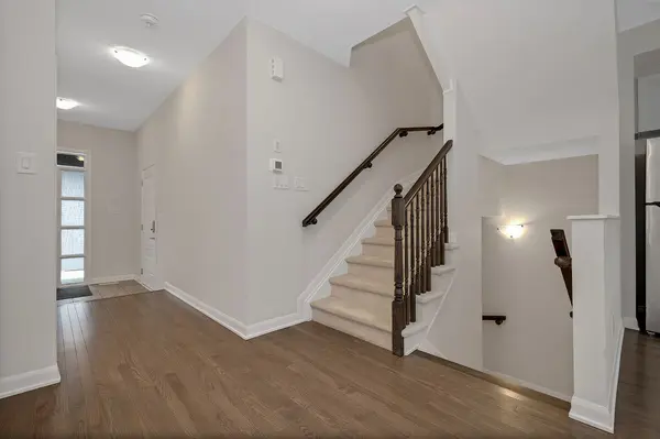 307 Drumlish LN, Barrhaven, ON K2J 6Y2