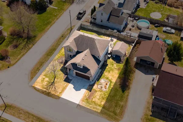 227 William ST E, North Middlesex, ON N0M 2K0