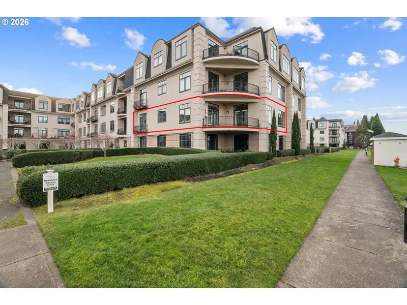 707 N HAYDEN ISLAND DR #215, Portland, OR 97217