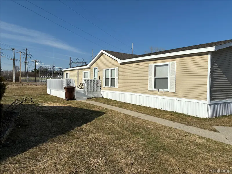 7317 Lads CT, Pine River Township, MI 48801