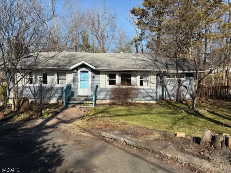 8 Beachview Ct, Hardyston Twp., NJ 07460