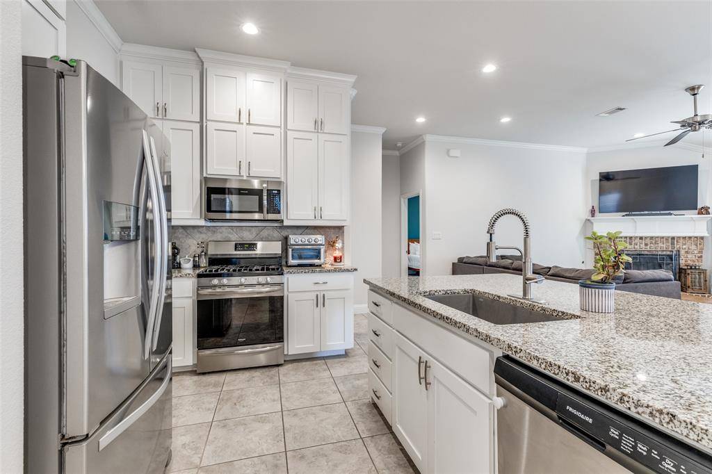 1173 Roping Reins Way, Fort Worth, TX 76052