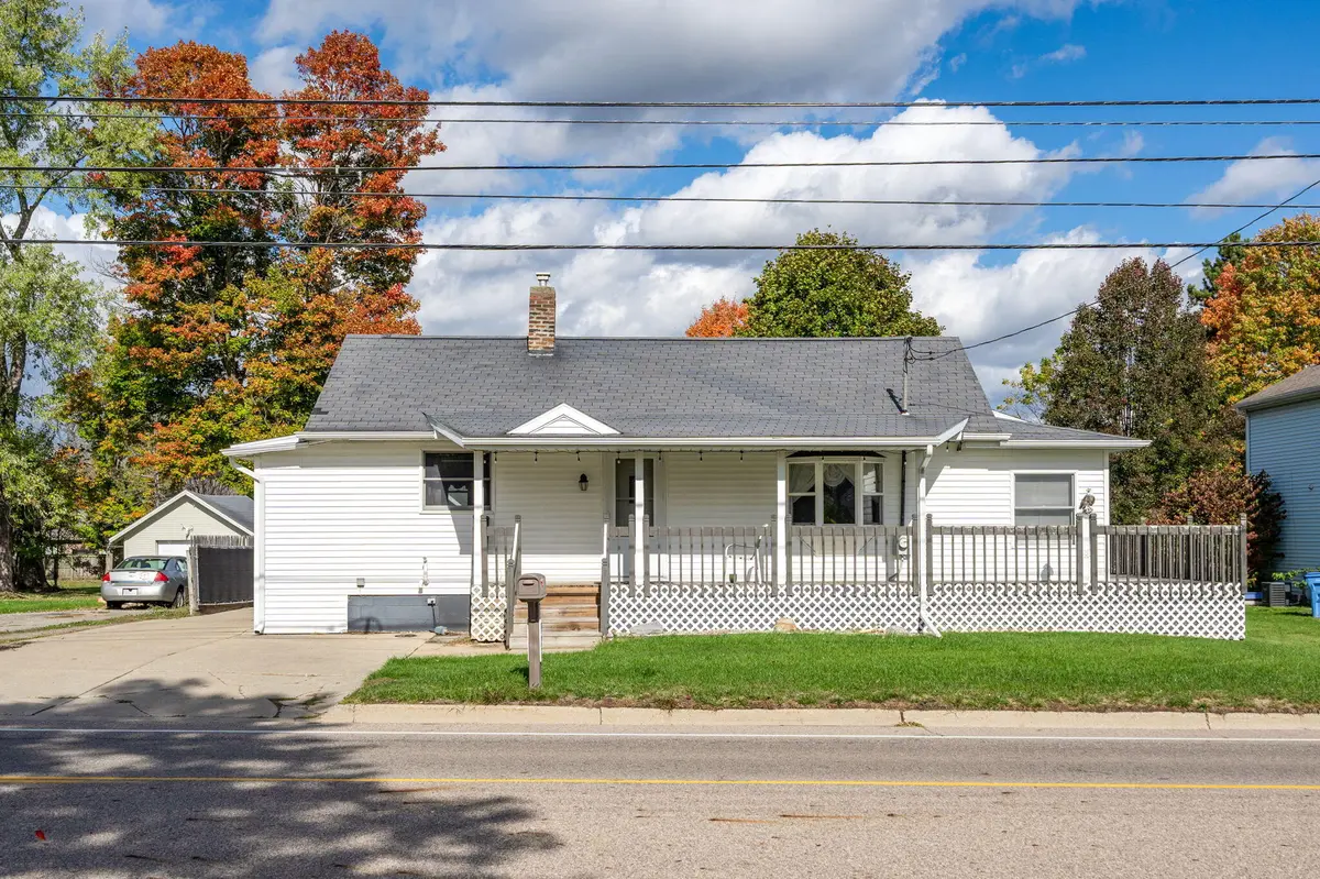 921 E Willoughby RD, Lansing City, MI 48911