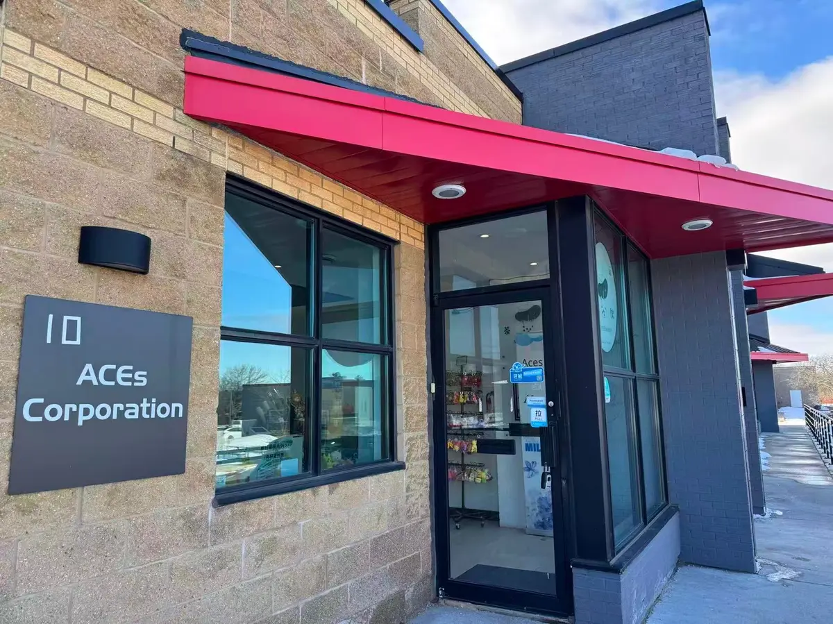 2145 Dunwin DR #10, Mississauga, ON L5L 4L9