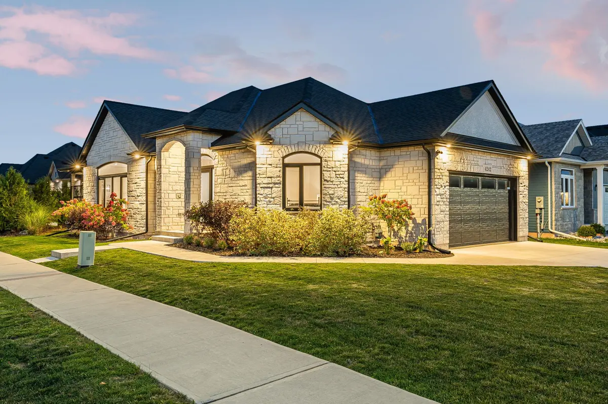 4242 Village Creek DR, Fort Erie, ON L0S 1S0