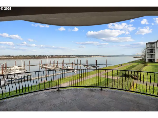 707 N HAYDEN ISLAND DR #215, Portland, OR 97217