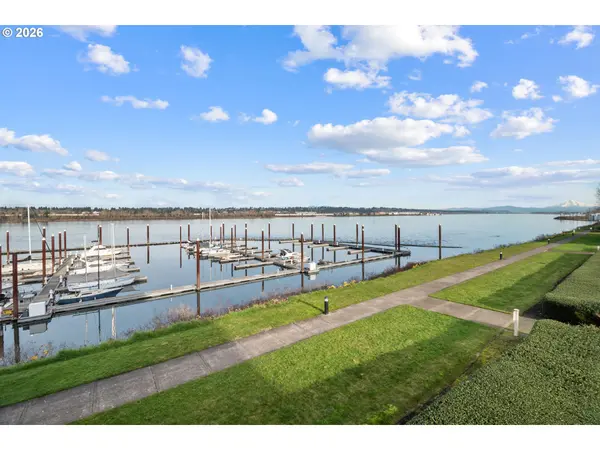 707 N HAYDEN ISLAND DR #215, Portland, OR 97217