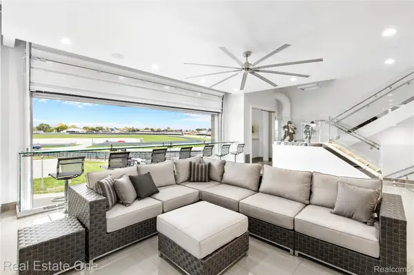 142 Pit LN, Pontiac, MI 48341