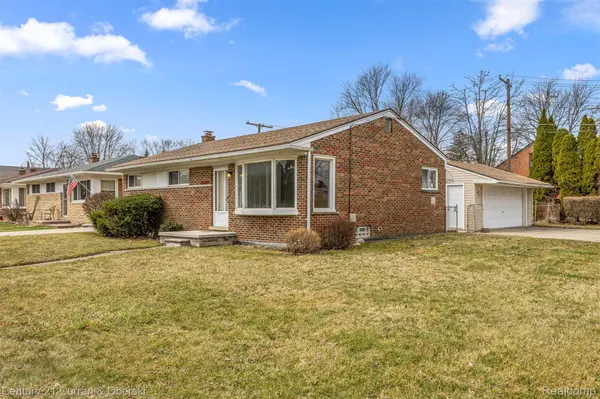 32819 Jefferson AVE, St. Clair Shores, MI 48082