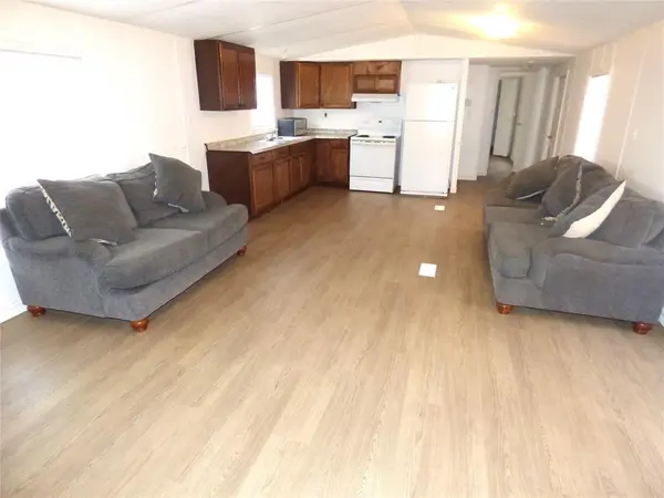 105 E 9th Street, Cisco, TX 76437