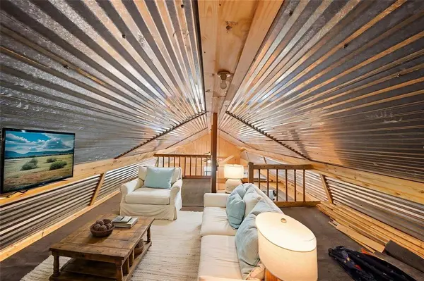 134 Maple 1 Avenue, Streetman, TX 75859