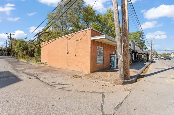 112 Barnard Street, Glen Rose, TX 76043