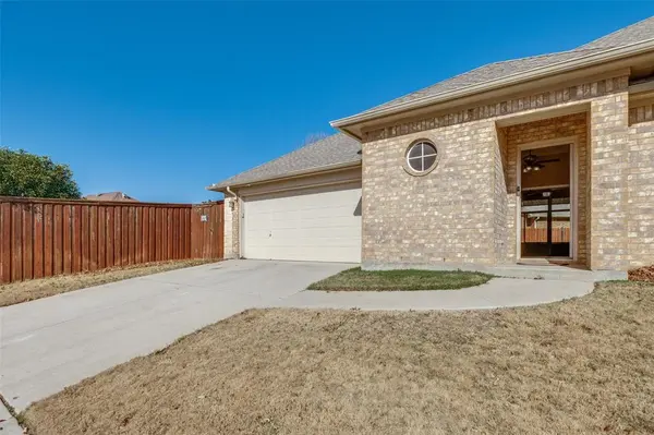 140 Big Willow Court, Saginaw, TX 76179