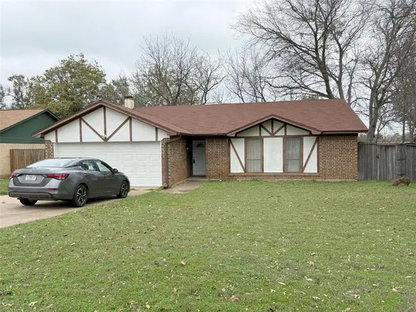1205 Augusta Road,  Benbrook,  TX 76126