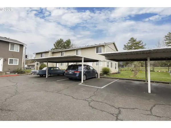 3305 E VITTORIA WAY #24, Newberg, OR 97132