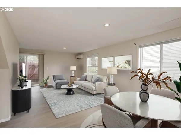 3305 E VITTORIA WAY #24, Newberg, OR 97132