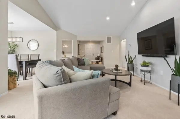 20C Dorchester Dr, Monroe Twp., NJ 08831