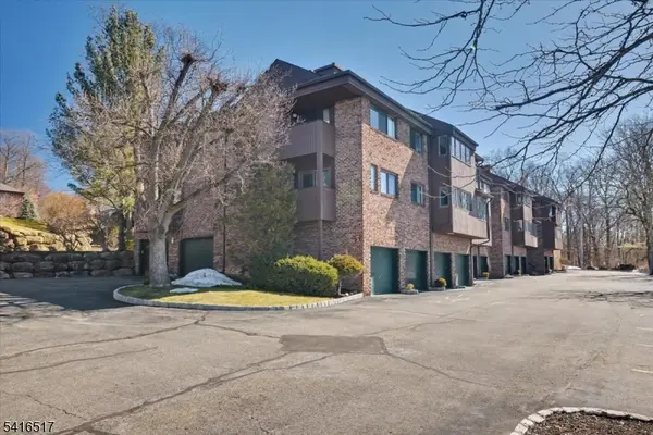 218 Indian Hollow Ct #218, Mahwah Twp., NJ 07430