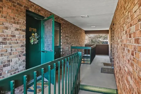 218 Indian Hollow Ct #218, Mahwah Twp., NJ 07430
