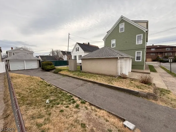 121 Halstead Ave, Wallington Boro, NJ 07057