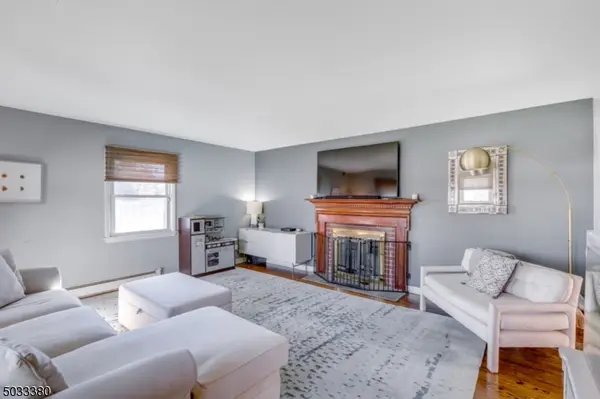 28 Edgehill Ave, Chatham Boro, NJ 07928