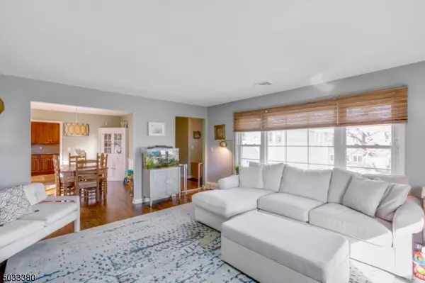 28 Edgehill Ave, Chatham Boro, NJ 07928