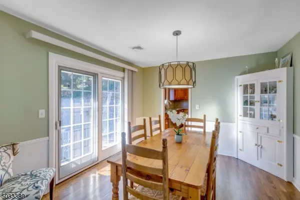 28 Edgehill Ave, Chatham Boro, NJ 07928