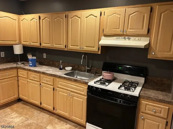 45 Halsey St, Newark City, NJ 07102