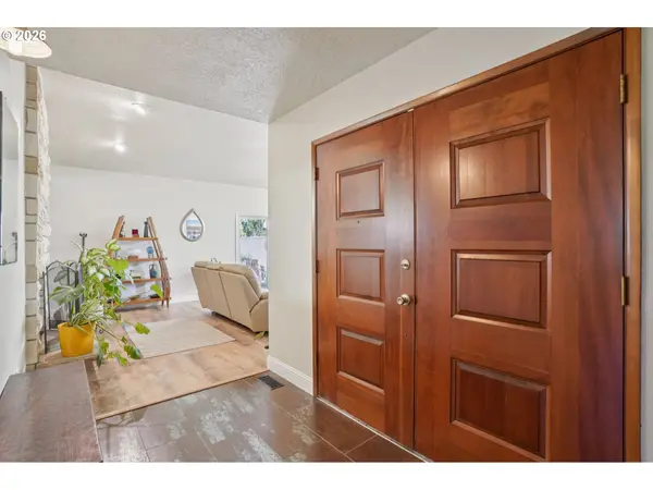 13857 SE RUST WAY, Damascus, OR 97089