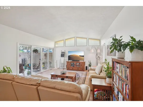 13857 SE RUST WAY, Damascus, OR 97089