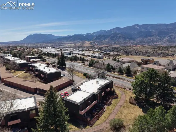 2973 Mesa RD #A, Colorado Springs, CO 80904