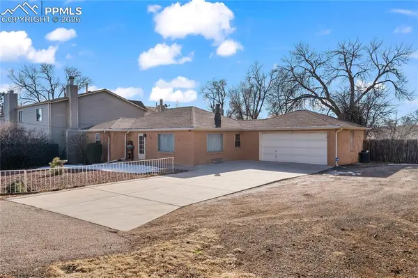 305 W Brookside ST, Colorado Springs, CO 80905