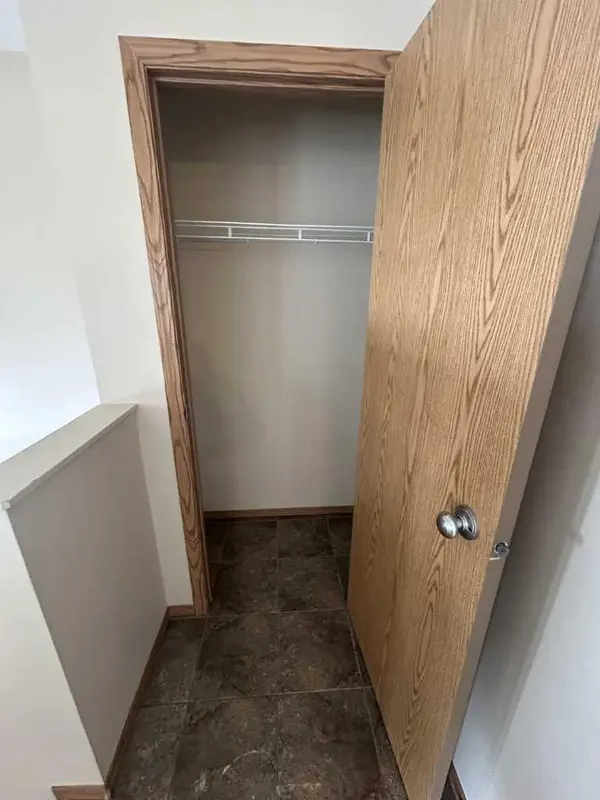 9909 109 AVE #B, Grande Prairie, AB T8V1R7