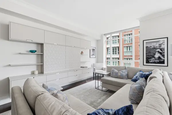 55 Delisle AVE #401, Toronto C02, ON M4V 3C2