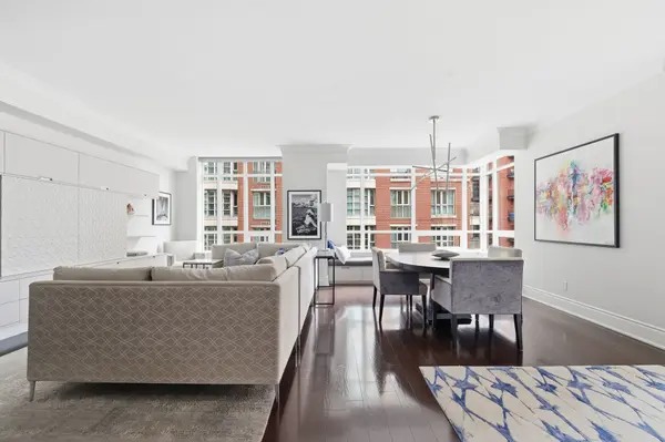 55 Delisle AVE #401, Toronto C02, ON M4V 3C2