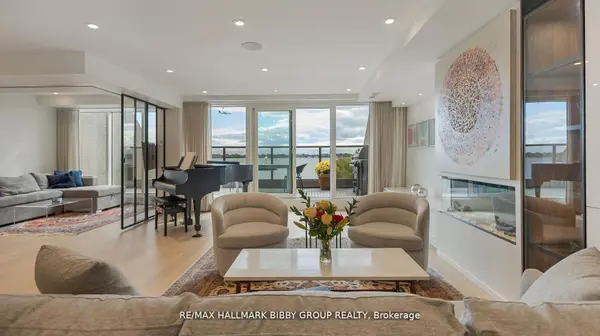 99 Harbour SQ #613, Toronto C01, ON M5J 2H2