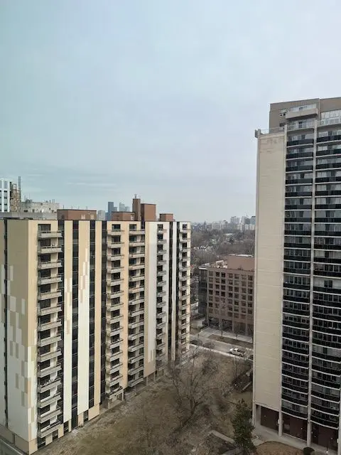 310 Tweedsmuir AVE #1705, Toronto C03, ON M5P 2Y2