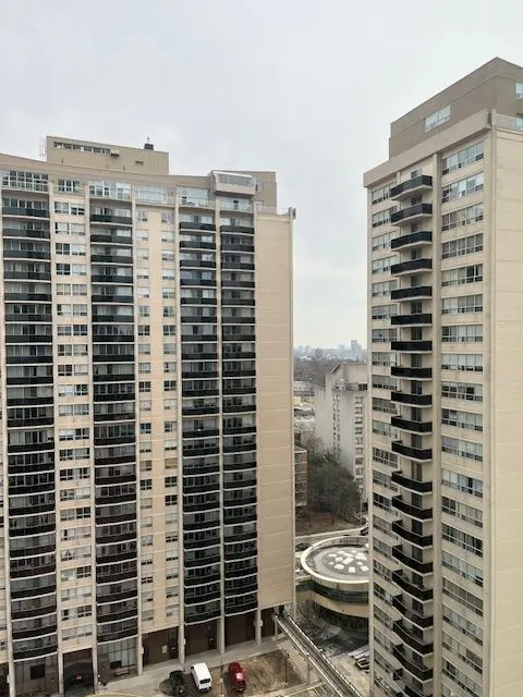 310 Tweedsmuir AVE #1705, Toronto C03, ON M5P 2Y2