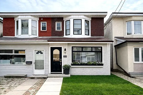 1313 Gerrard ST, Toronto E01, ON M4L 1Y8