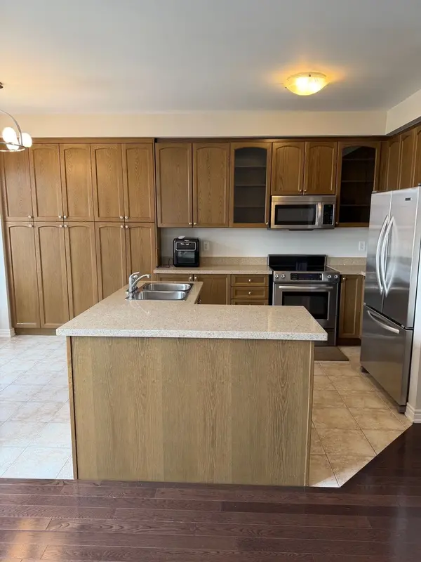 97 Thatcher CRES, East Gwillimbury, ON L9N 0B9