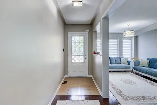 155 Webb ST, Bradford West Gwillimbury, ON L3Z 0B9