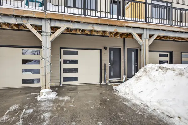 540 Essa RD #2, Barrie, ON L9J 0H2