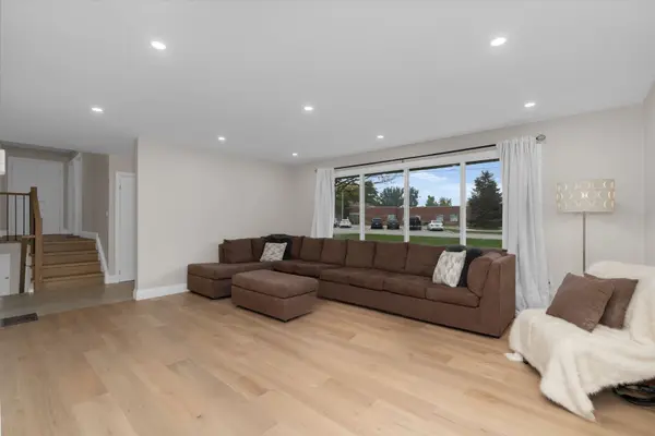 17 Locke AVE, Clearview, ON L0M 1S0